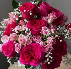 XoXo bouquet in pink vase 💖.- Best Seller