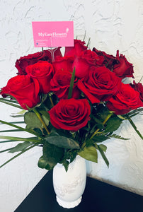 BEST ONLINE DEAL 12 Red Roses in ceramic vase.-  ❤️