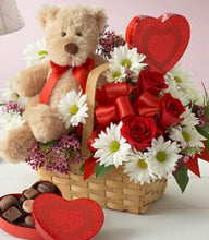 Load image into Gallery viewer, Sweet Love Basket
