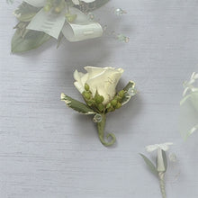 Load image into Gallery viewer, myeasyflowers-weddings-green-groom--Roseae-ROSAS-ROSES_WHITE-ribbon
